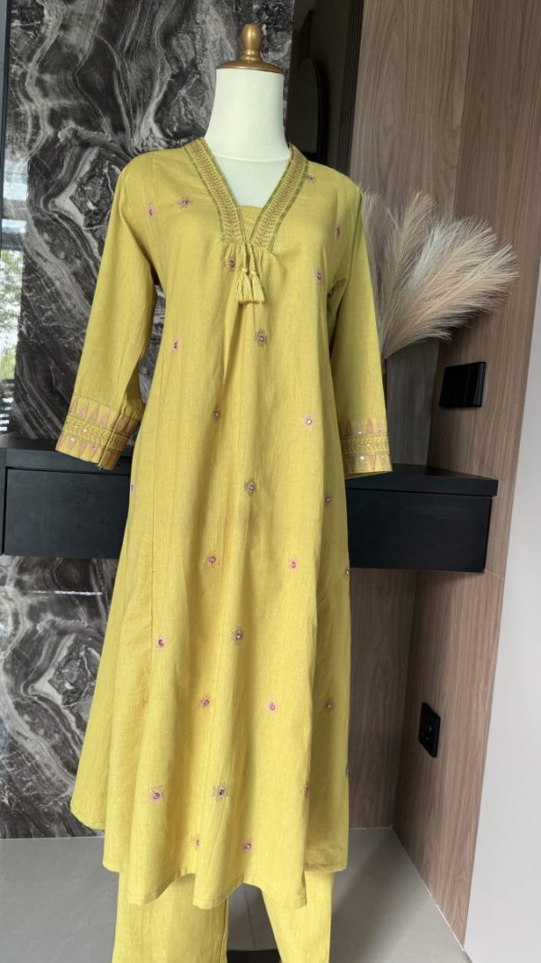 KCH0016:Mustard A-Line Suit - Image 2